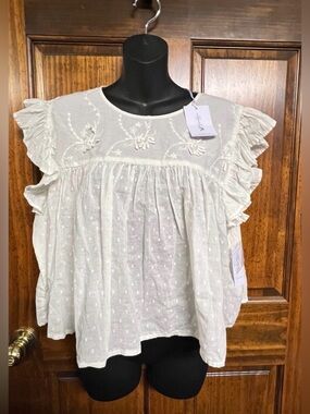 Jessica Simpson Chandler Flutter Sleeve Soft White Flowy Blouse